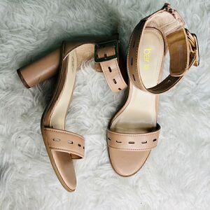 Bar III nude color summer / spring party heels 7.5